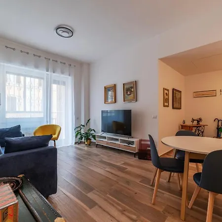 Piazza Re Di Comfy Apartamento